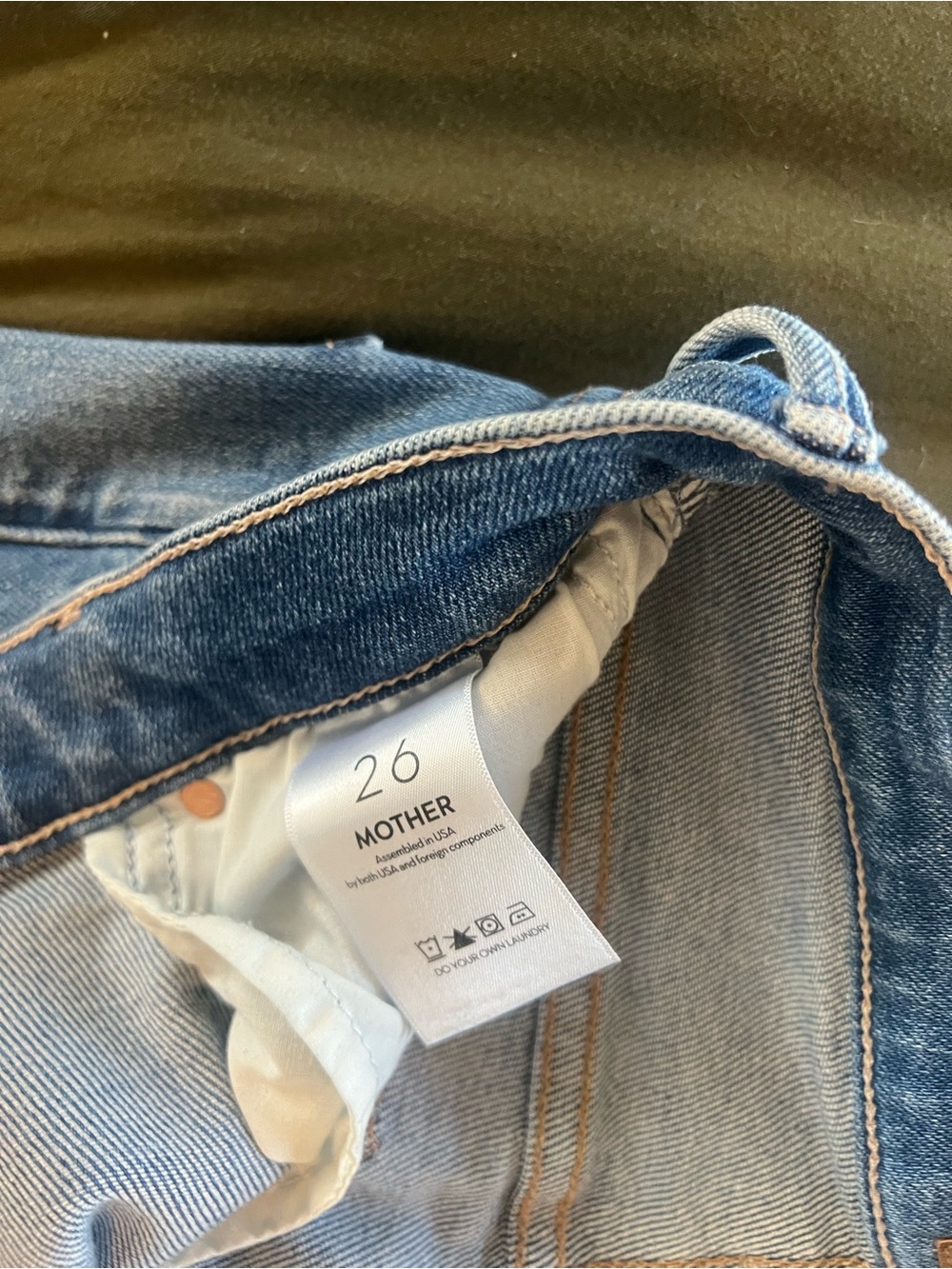 MOTHER Weekender Fray Jeans - Picture 4 of 5